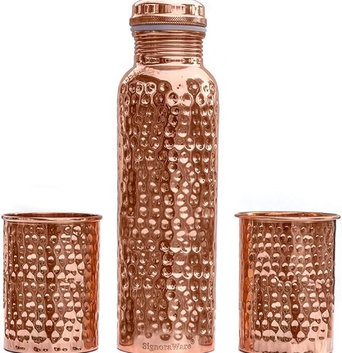 Miedziana butelka z 2 szklankami (butelka 900 ml + 2 szklanki 275 ml, zestaw 3 sztuk, młotkowana)